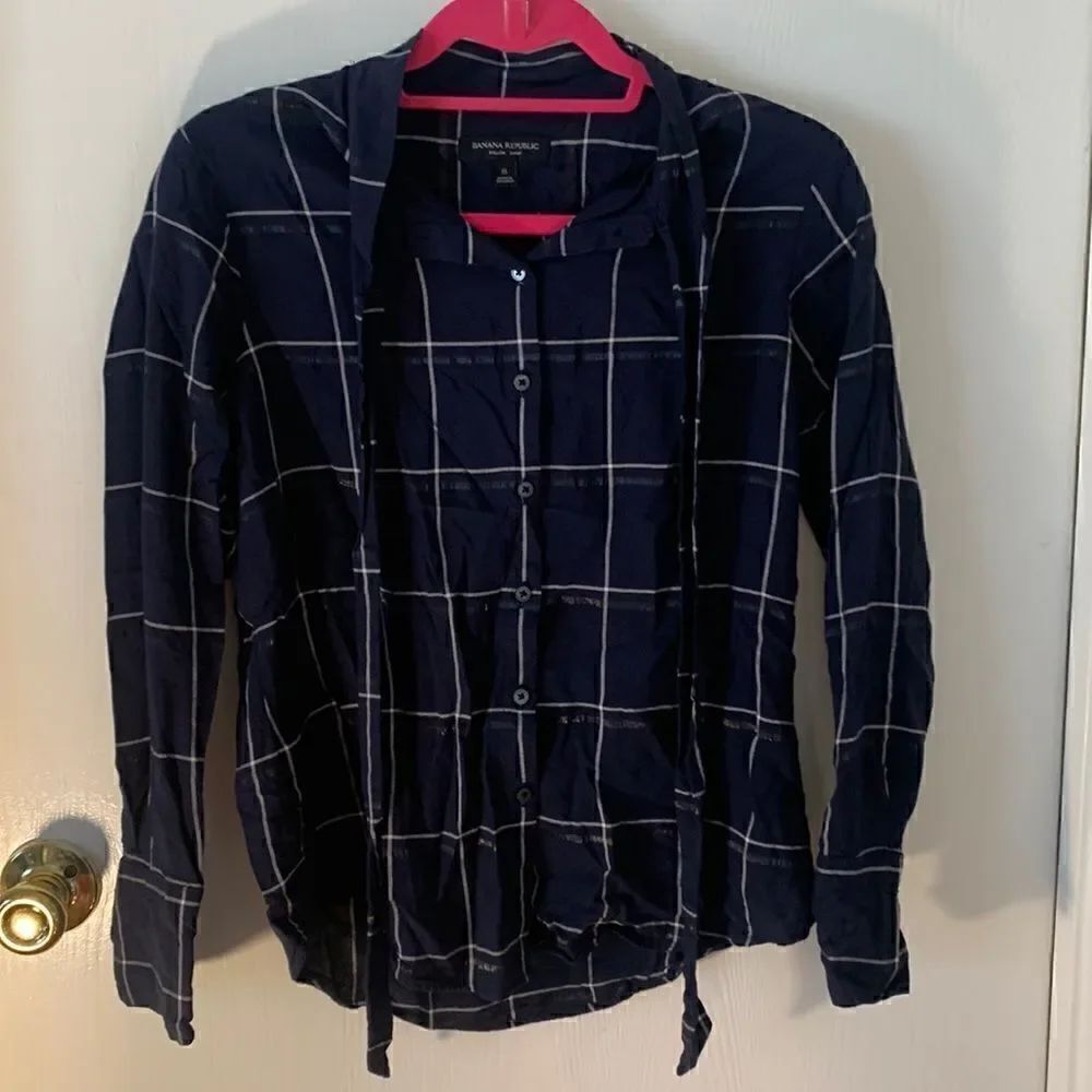 Banana Republic EUC blue white/black striped Dillion shirt Size small